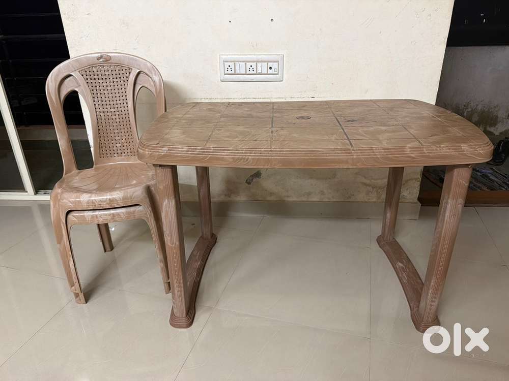 Table and 2chairs
