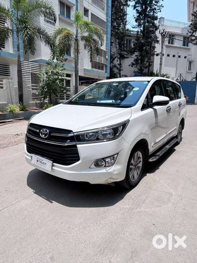 Toyota Innova Crysta 2.4 G Mt 7 Str, 2017, Diesel