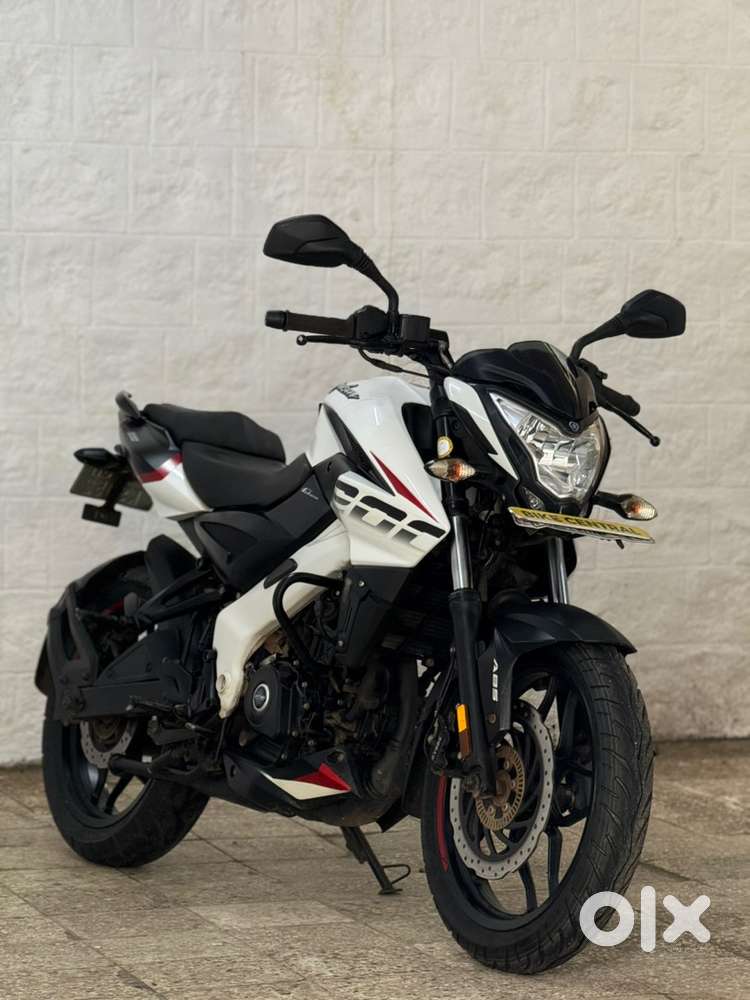 200 Bs6 Bajaj Pulsar Ns200 New Model 2021 White Colour Ns Pulsar