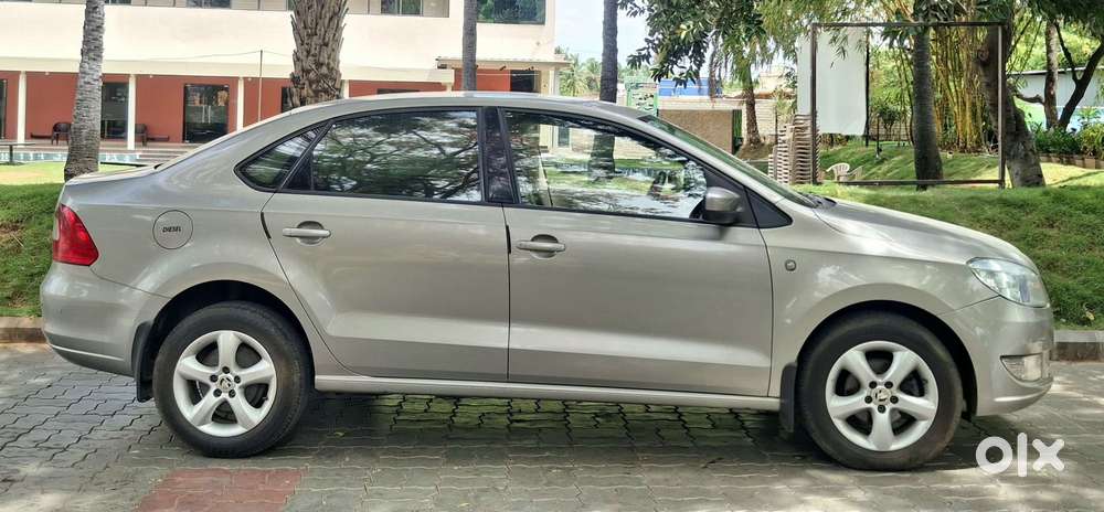 Skoda Rapid 1.5 Tdi Ambition Plus, 2015, Diesel