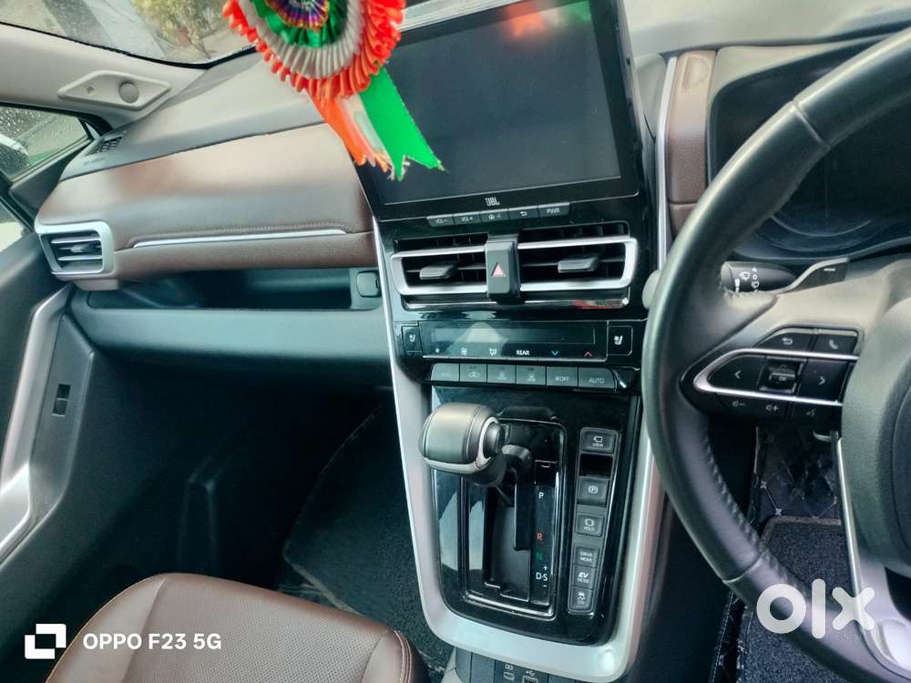 Toyota Innova Hycross 2.0 Zx Hybrid 7 Str, 2023, Petrol