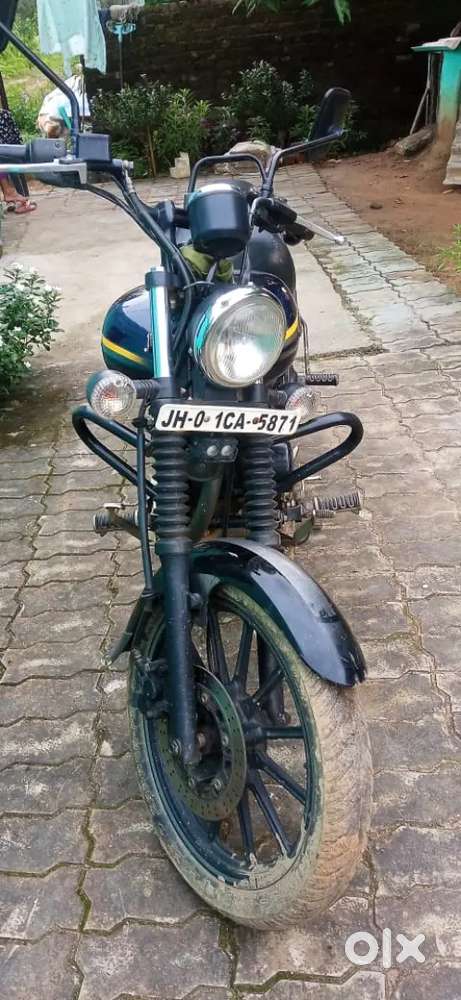 Bajaj Avenger 2016 Year
