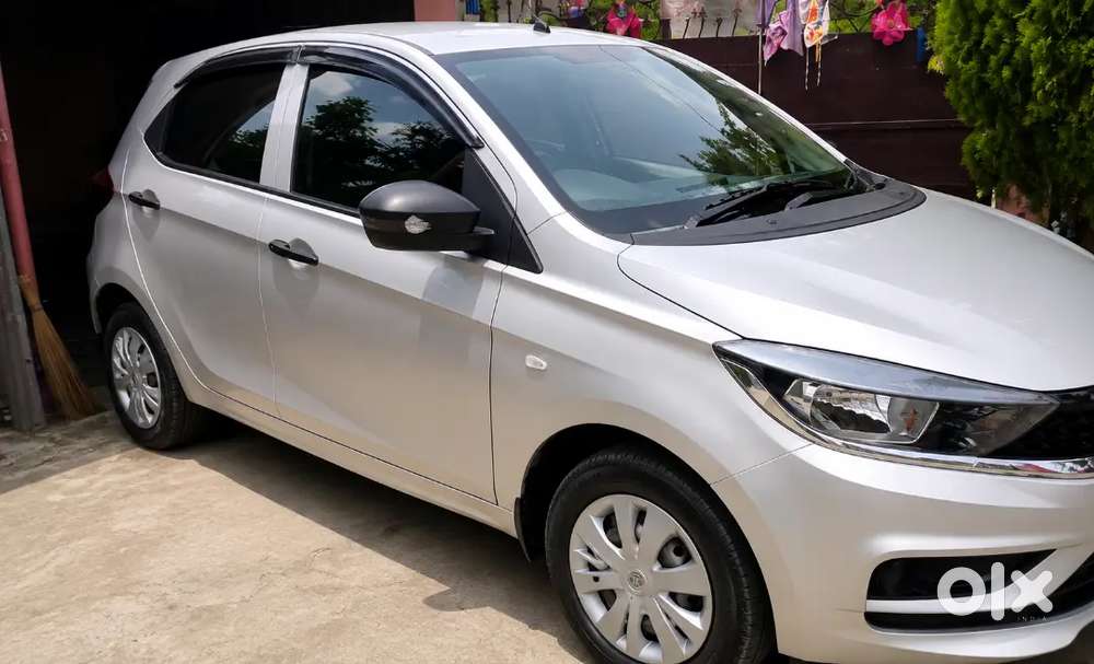 Tata Tiago Xe Petrol – Excellent Condition  18,800 Km Driven