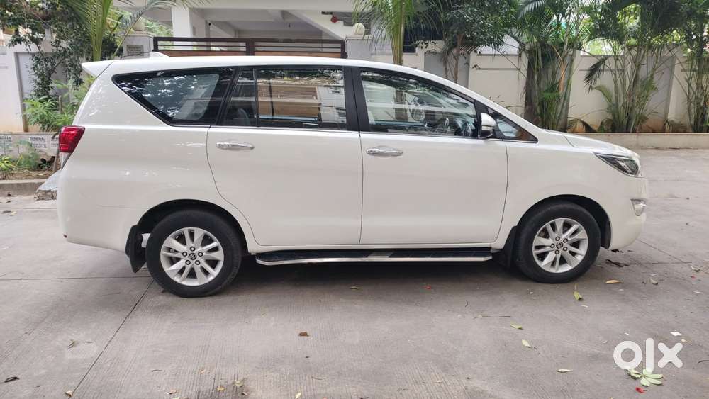 Toyota Innova Crysta 2.4 V 8 Str, 2017, Diesel