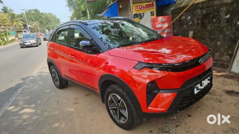 Tata Nexon 2023 ( Dec )petrol 5600 Km Driven
