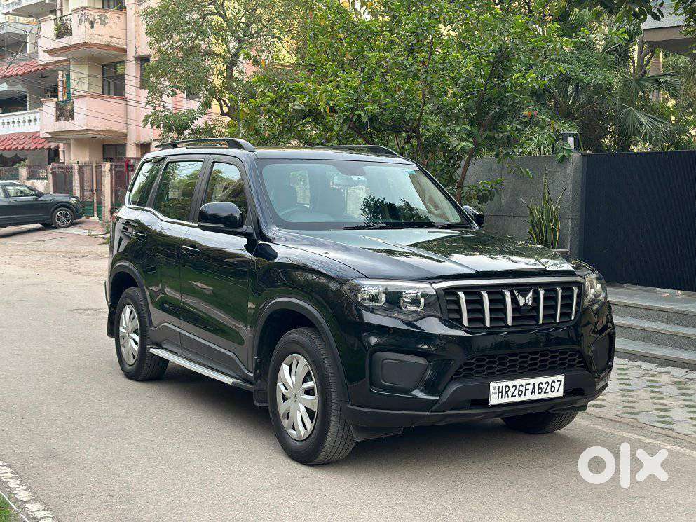 Mahindra Scorpio N Z4 Petrol At 7 Str, 2023, Petrol