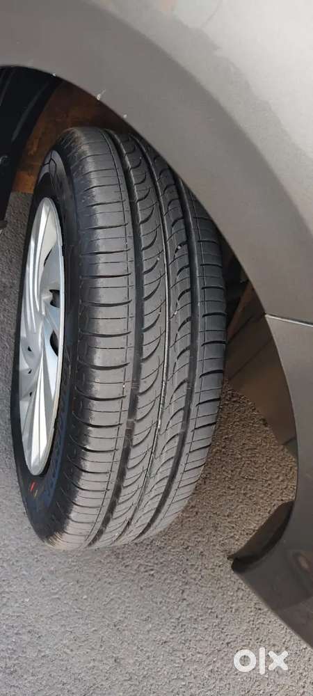 Show Room Track