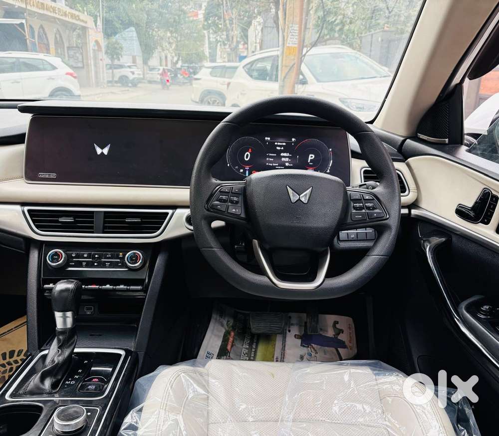 Mahindra Xuv700 2.0 Ax 7 Petrol At Luxury Pack Str, 2022, Petrol