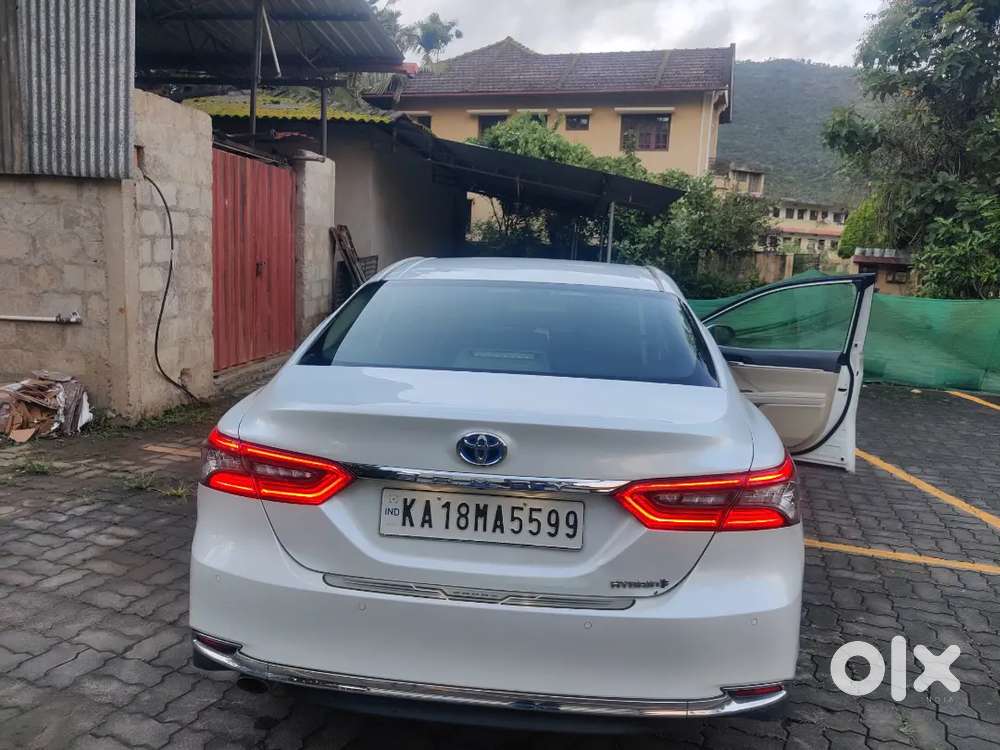 Toyota Camry Hybrid 2022
