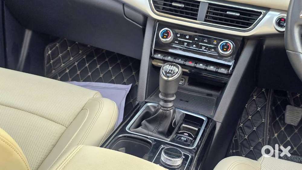Mahindra Xuv700 2.2 Ax 7 Diesel Mt Luxury Pack Str, 2024, Diesel