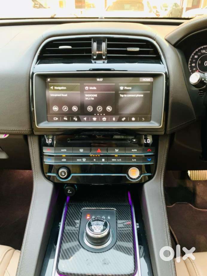 Jaguar F-pace Prestige 2.0 Petrol, 2019, Petrol