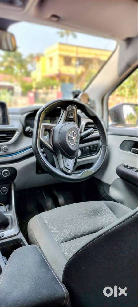 Single Owner Tata Altroz Xz  36k Km  No Accident-excellent Condition
