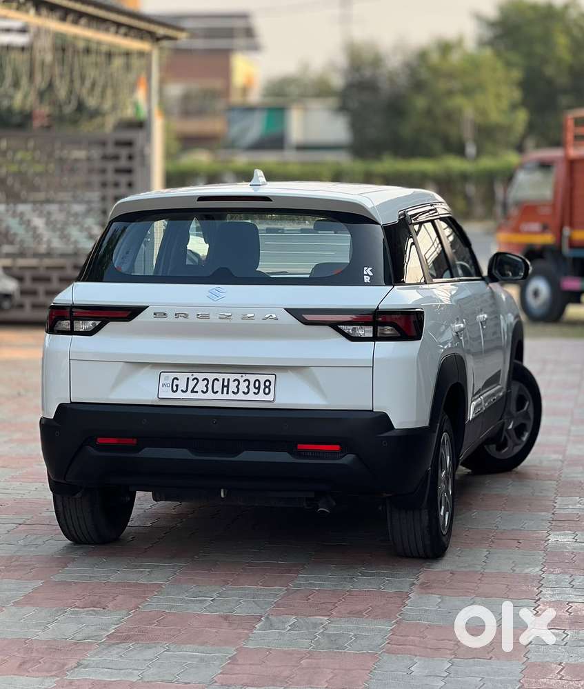 Maruti Suzuki Brezza 1.5 Vxi Cng, 2025, Cng & Hybrids