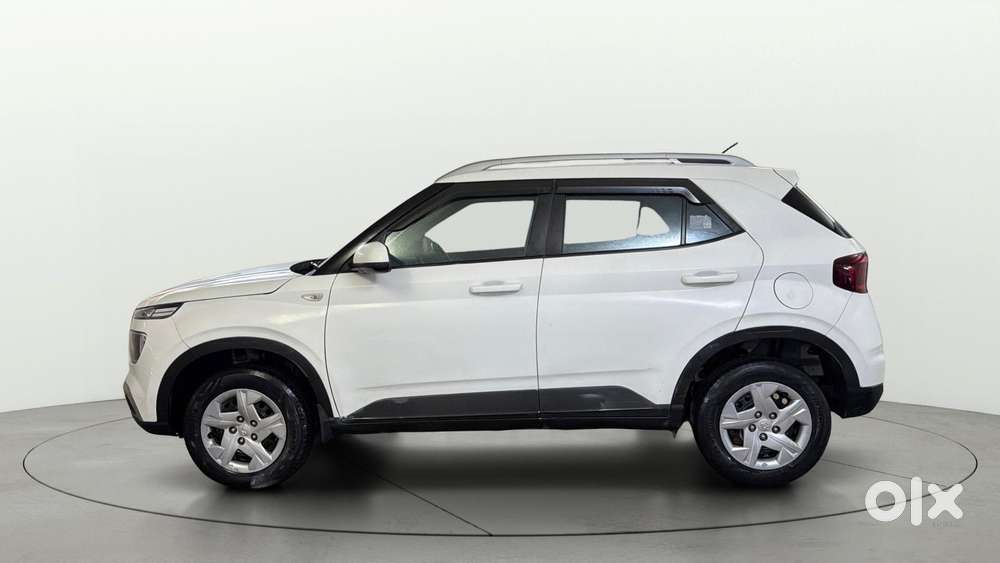 Hyundai Venue 1.2 S Plus, 2022, Petrol