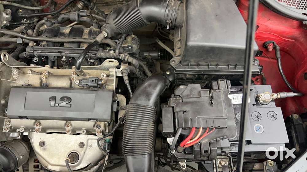 Volkswagen Polo Petrol Highline 1.2l, 2015, Petrol
