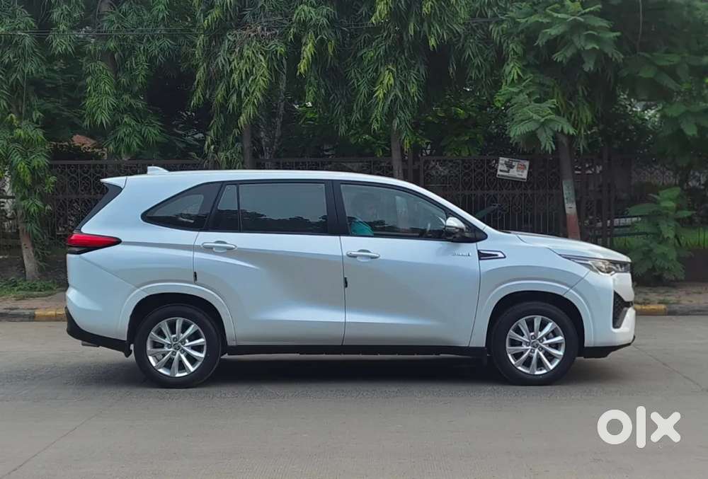 Toyota Innova Hycross 2.0 Vx Hybrid 8 Str, 2024, Petrol