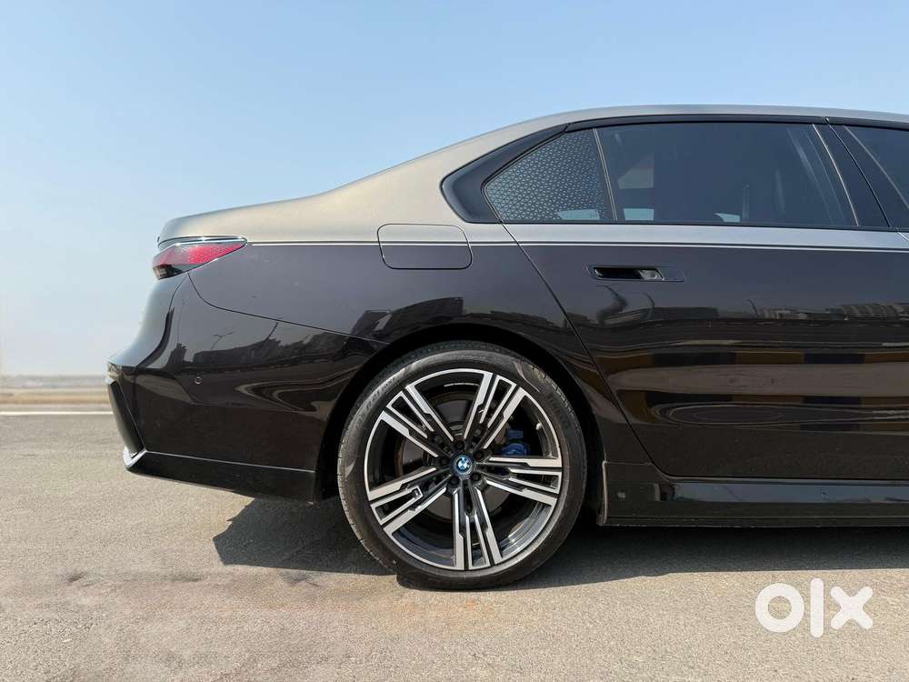 Bmw I7 Xdrive60, 2023, Electric