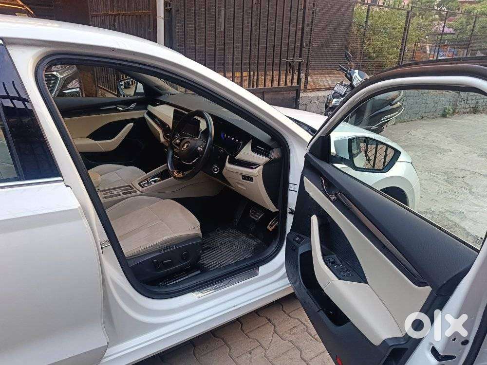 Skoda Octavia 2.0 L K Tsi At, 2023, Petrol