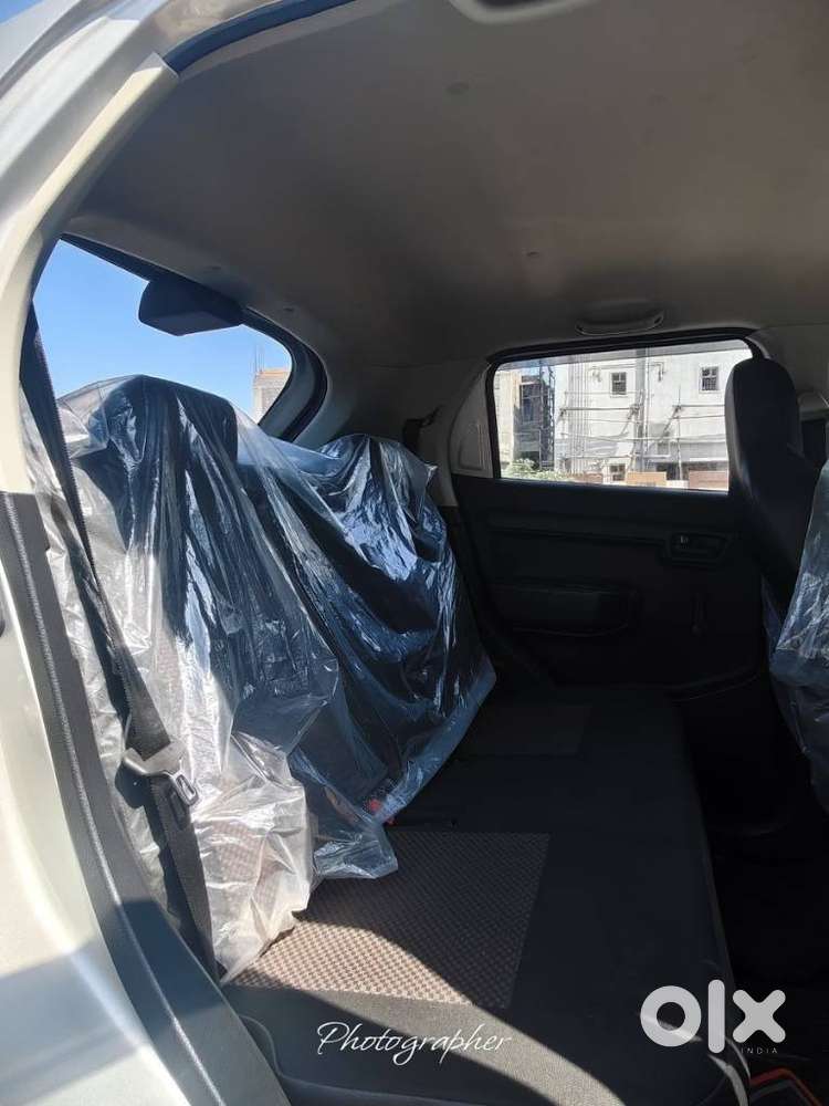 Maruti Suzuki S-presso Vxi, 2025, Petrol