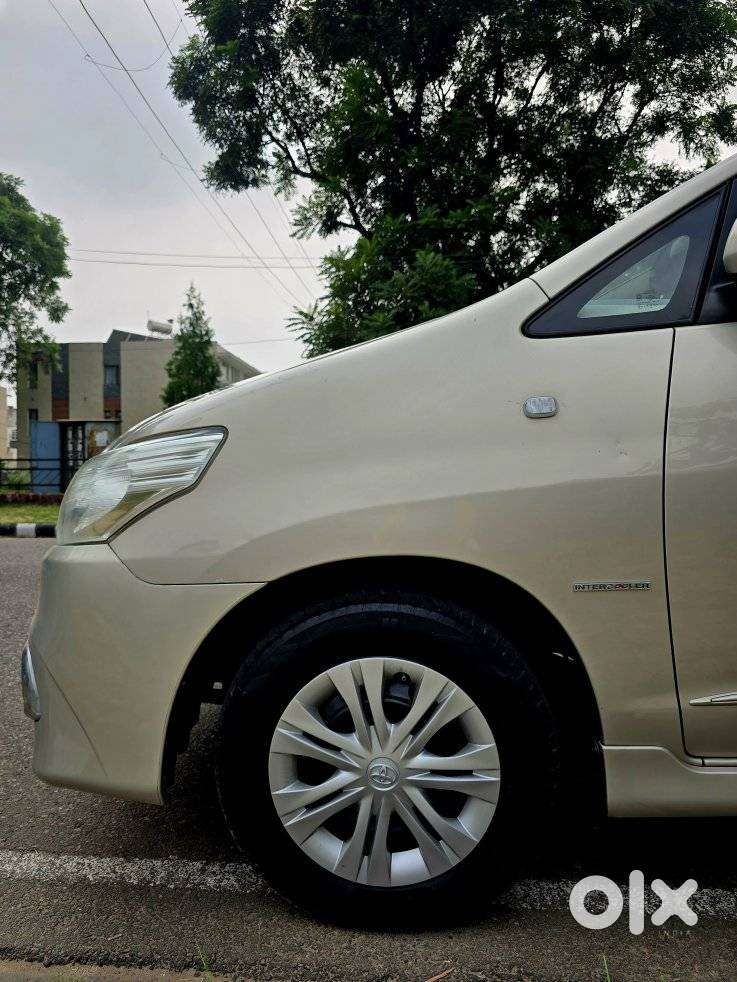 Toyota Innova 2.5 G (diesel) 7 Seater Bs Iv, 2015, Diesel