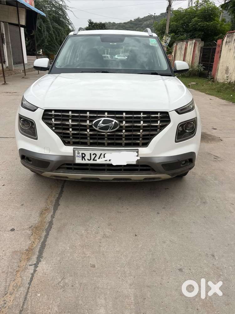 Hyundai Venue Petrol 2022