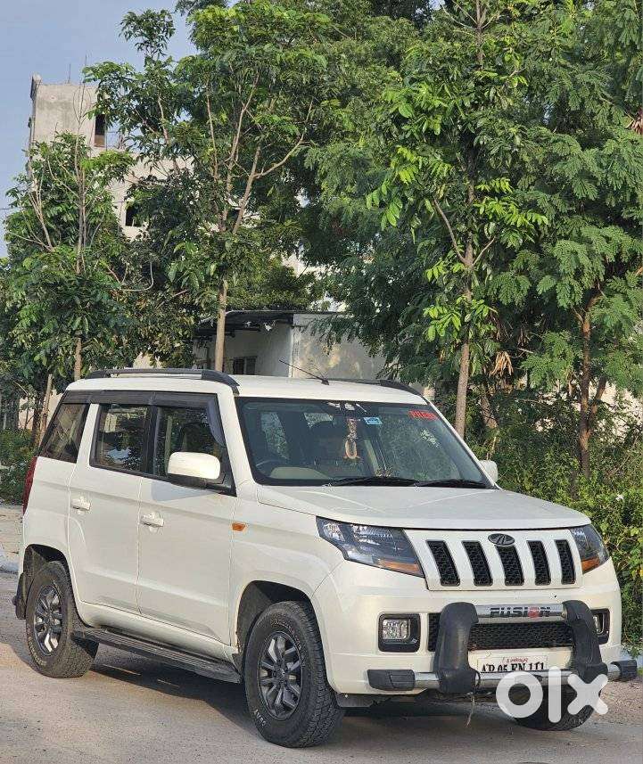 Mahindra Tuv 300 T10, 2018, Diesel