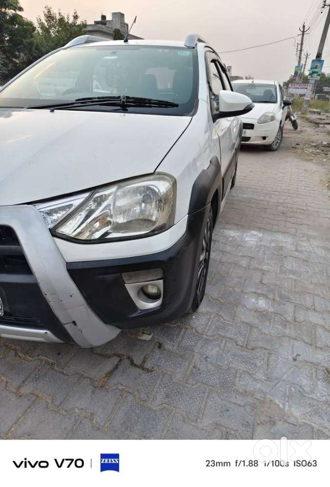 Toyota Etios Cross 1.2l G, 2015, Diesel