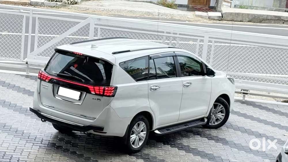 Toyota Innova Crysta [2020-ongoing] 2.7 Zx At 7 Str, 2016, Petrol