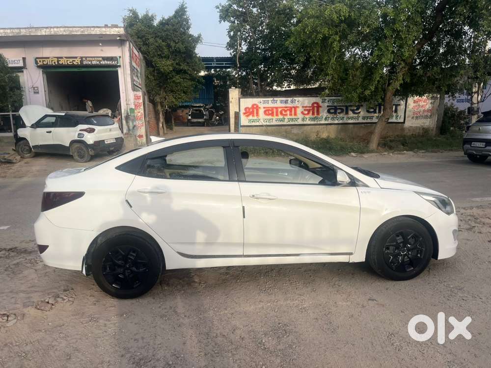 Hyundai Verna Petrol Manual 2015 Excellent Condition All Ok No Any Pro