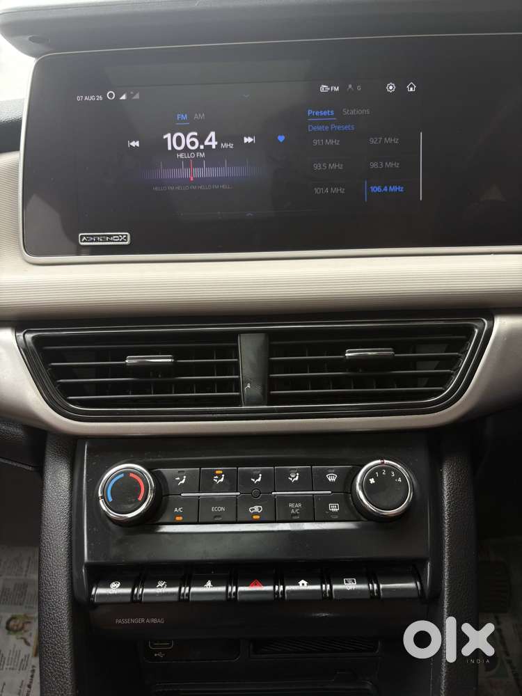 Mahindra Xuv700 2.0 Ax 5 Petrol Mt 7 Str, 2022, Petrol