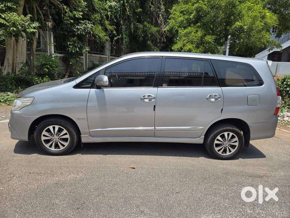 Toyota Innova 2.5 V 8 Str, 2015, Diesel