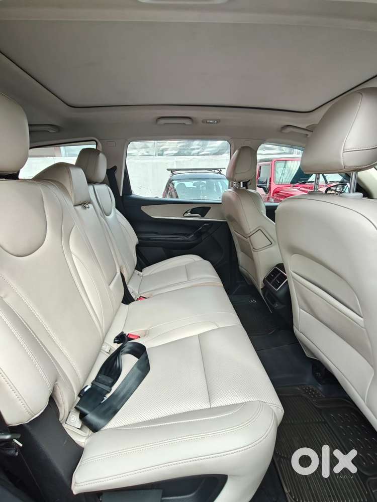 Mahindra Xuv700 2.2 Ax 7 Diesel At Luxury Pack Str, 2022, Diesel