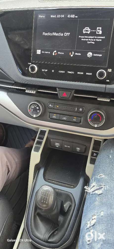 Kia Carens 2025 Petrol 6000 Km Driven