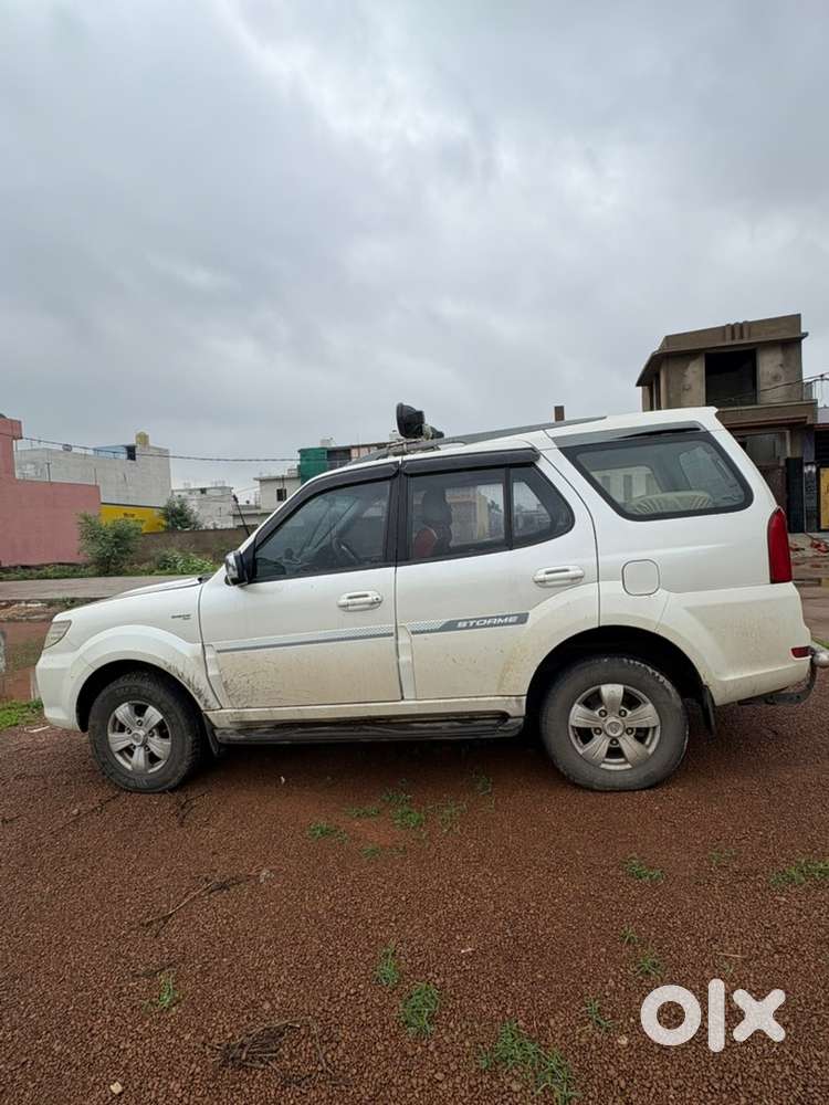 Tata Safari Storme 2016 Diesel Manual Year