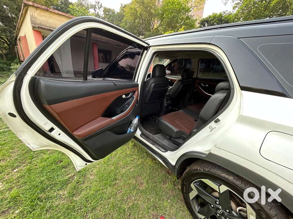 Hyundai Alcazar Signature (o) 7 Seater 1.5 Diesel At Adventure Dual ..