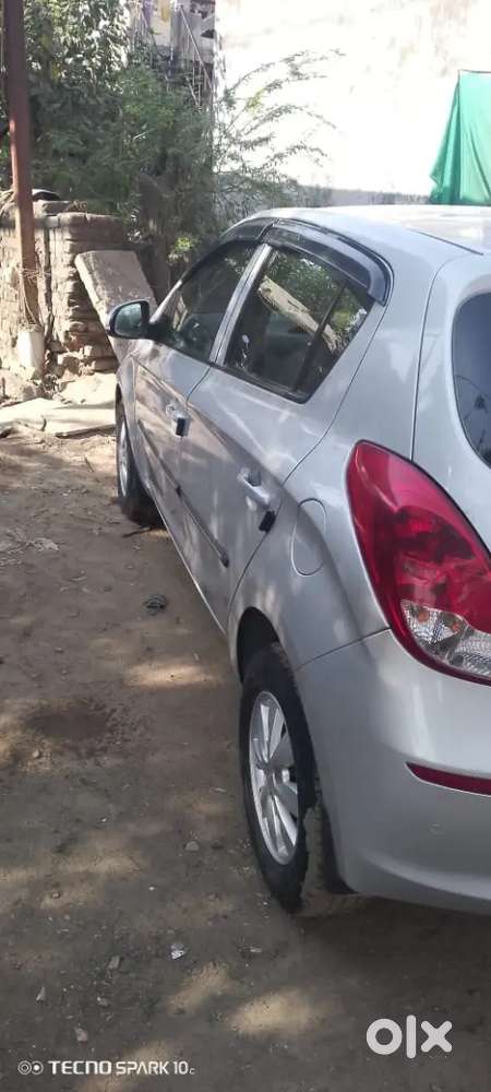 I 20 Cng Petrol   Km79000