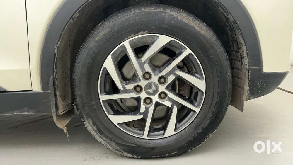 Mahindra Xuv300 W8 (o) 1.5 Diesel Amt, 2023, Diesel