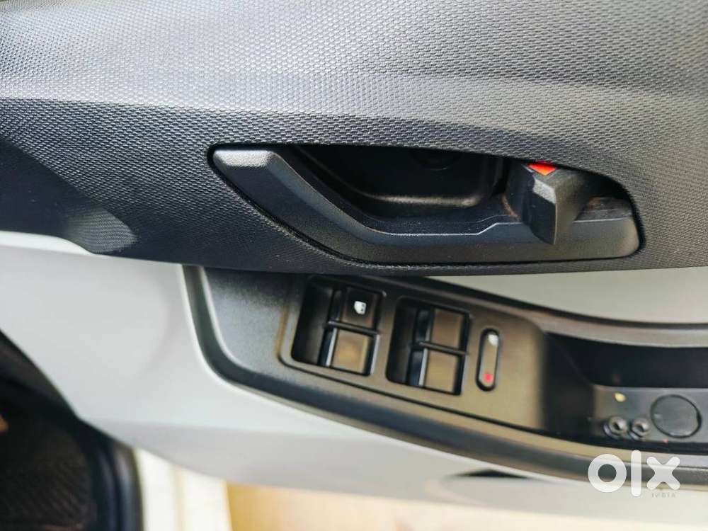 Tata Tiago 1.2 Revotron Xt (o), 2021, Petrol