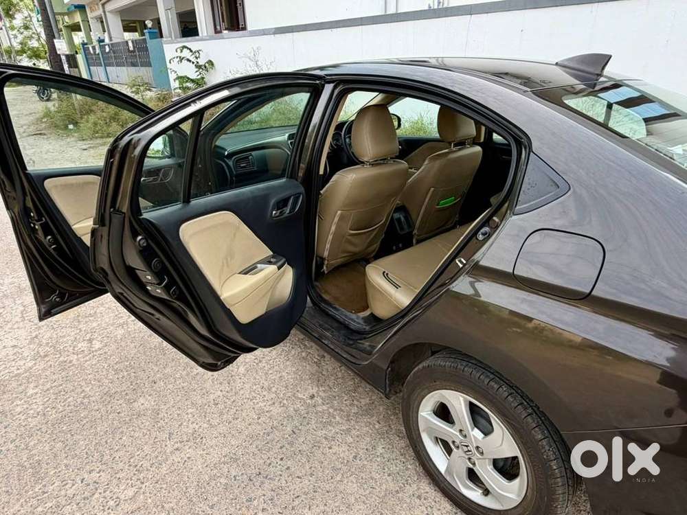 Honda City 4th Gen 1.5 V I-vtec Mt  Golden Brown Metallic