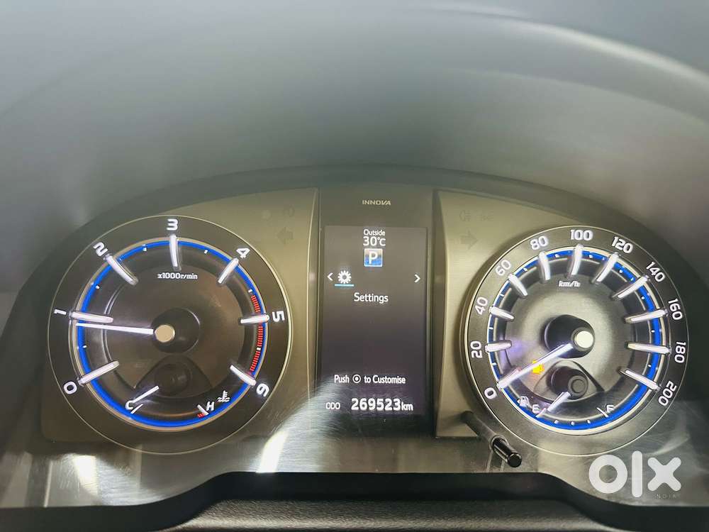Toyota Innova Crysta 2.8z Automatic, 2016, Diesel