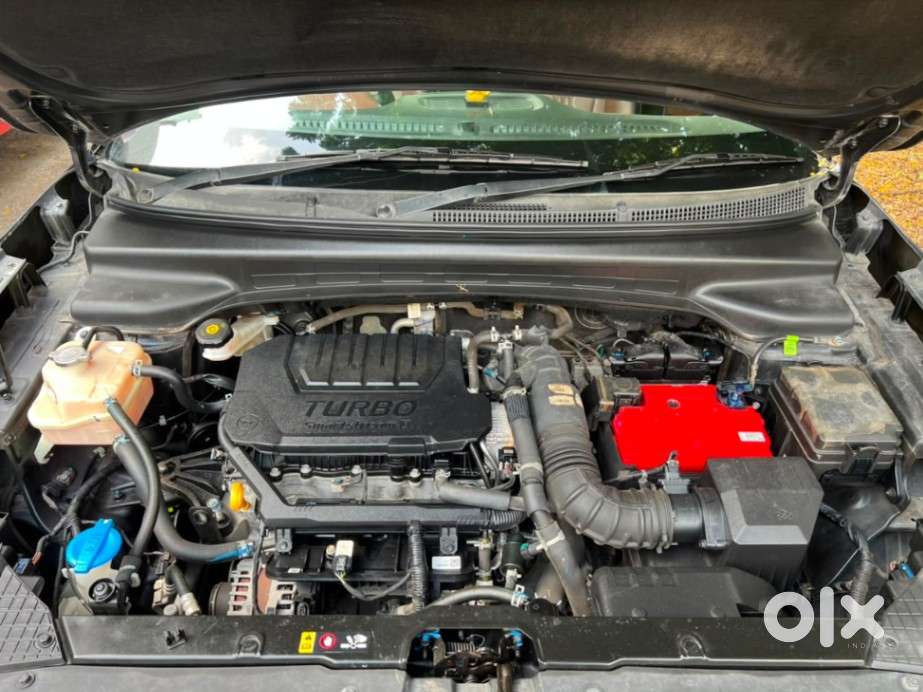 Hyundai Alcazar 2.0 Signature (o) Petrol At 6 Str, 2022, Petrol