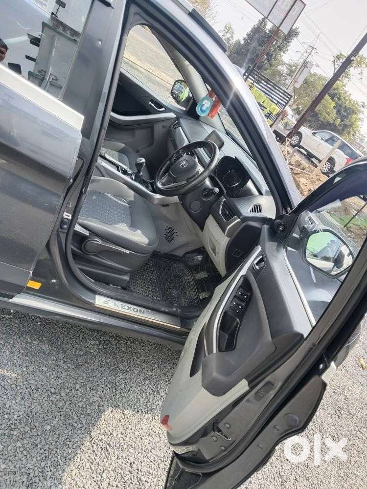 Tata Nexon 1.5 Revotorq Xm (s), 2018, Diesel