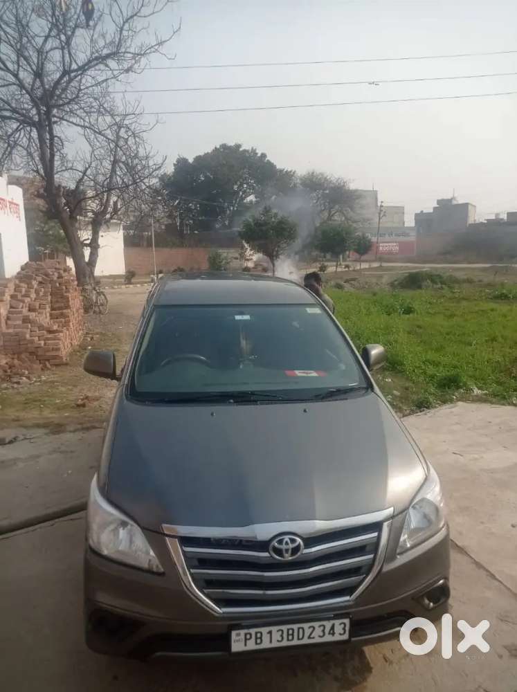 Toyota Innova 2012 Diesel 220000 Km Driven