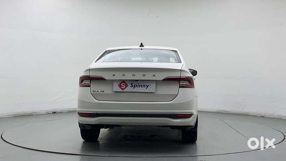 Skoda Slavia Style 1.0l Tsi Mt, 2022, Petrol