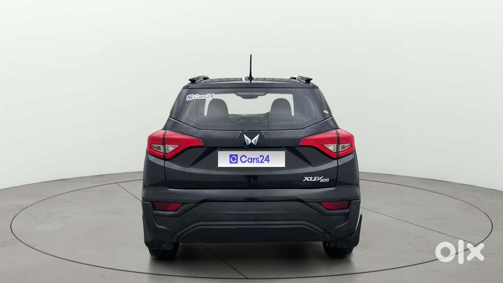 Mahindra XUV300 W6, 2024, Petrol