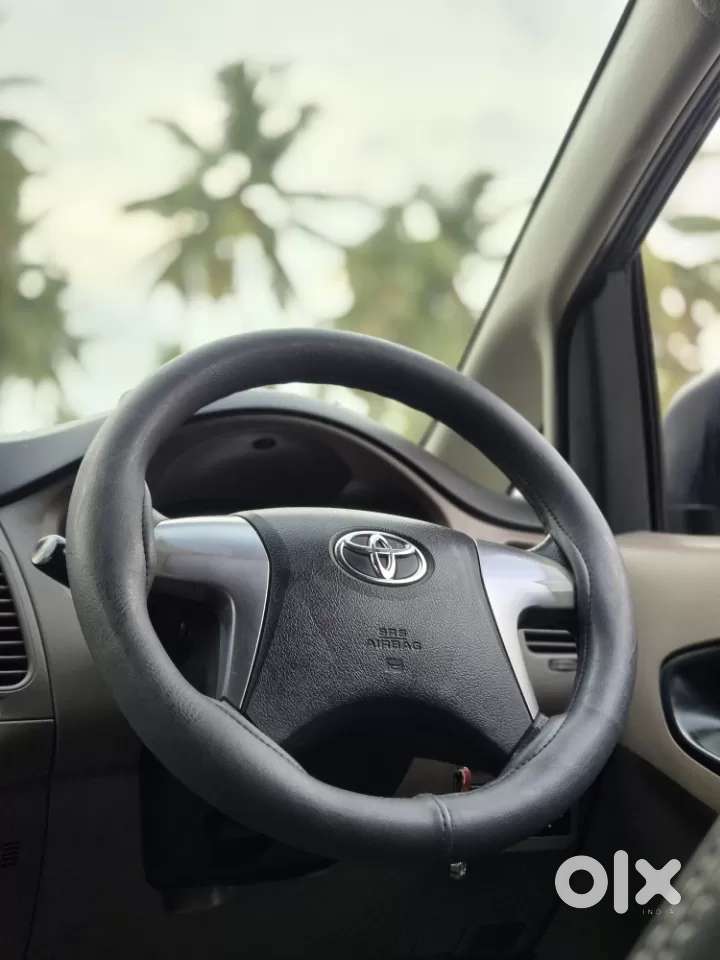 Toyota Innova 2.5 G (diesel) 7 Seater Bs Iv, 2015, Diesel