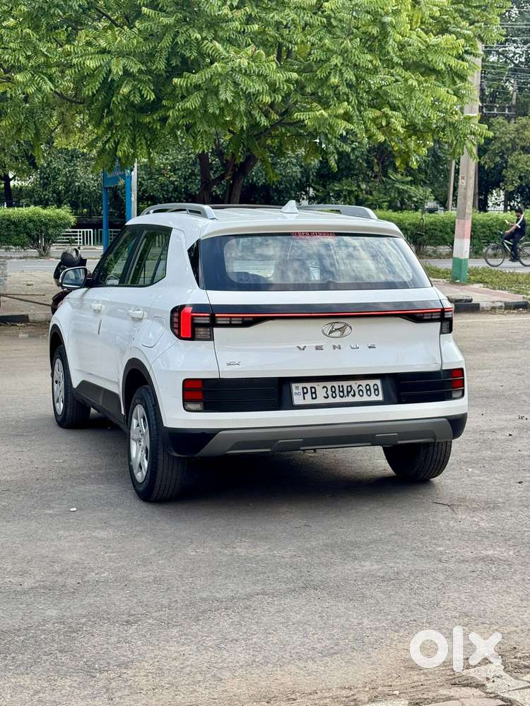 Hyundai Venue Sx 1.2 Mt Knight Edition, 2022, Petrol