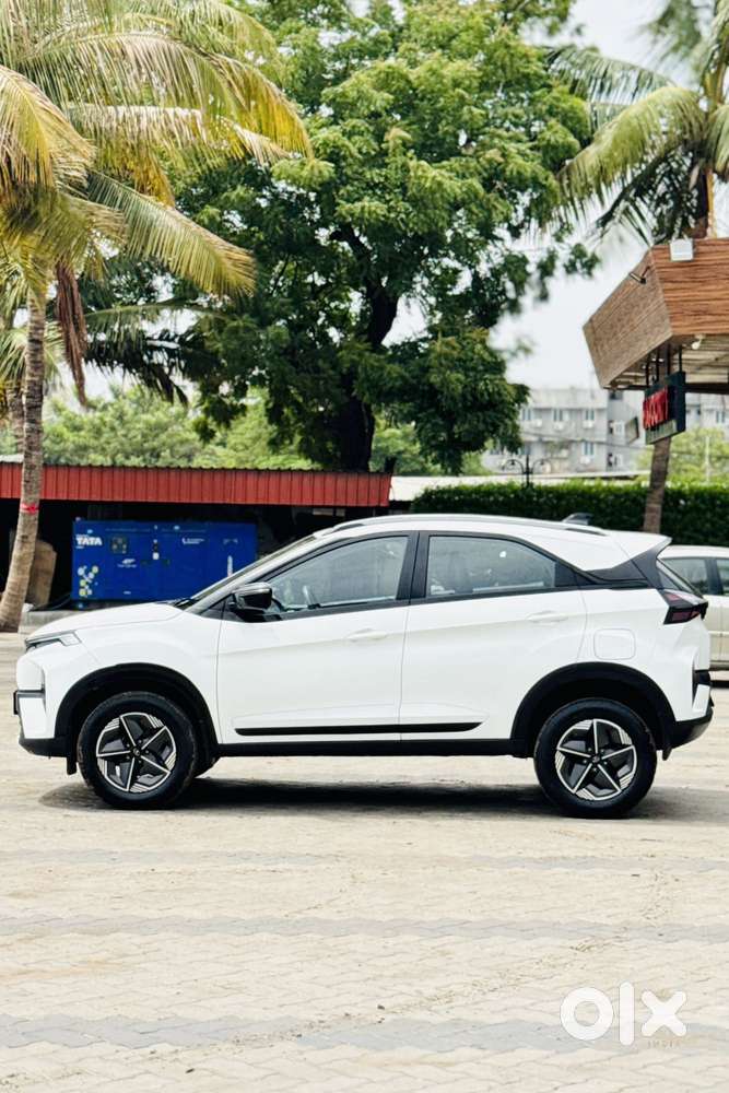 Tata Nexon Creative Plus 1.2 Revotron Petrol 7dca Dt, 2023, Petrol