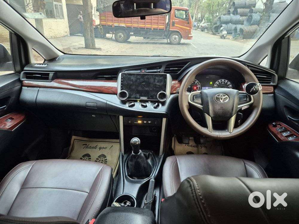 Toyota Innova Crysta 2.4 Gx Mt, 2017