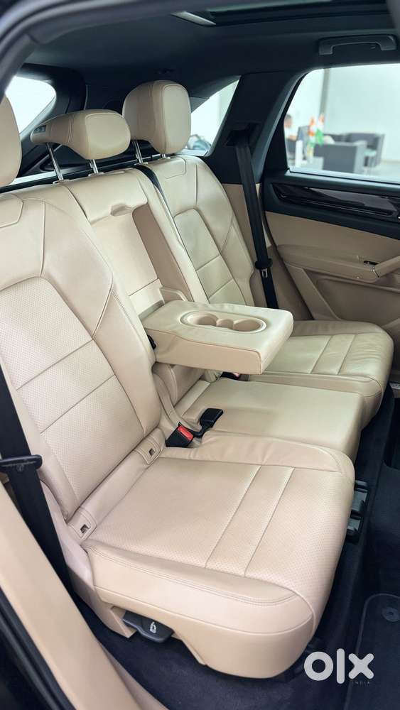 Porsche Cayenne Base, 2023, Petrol